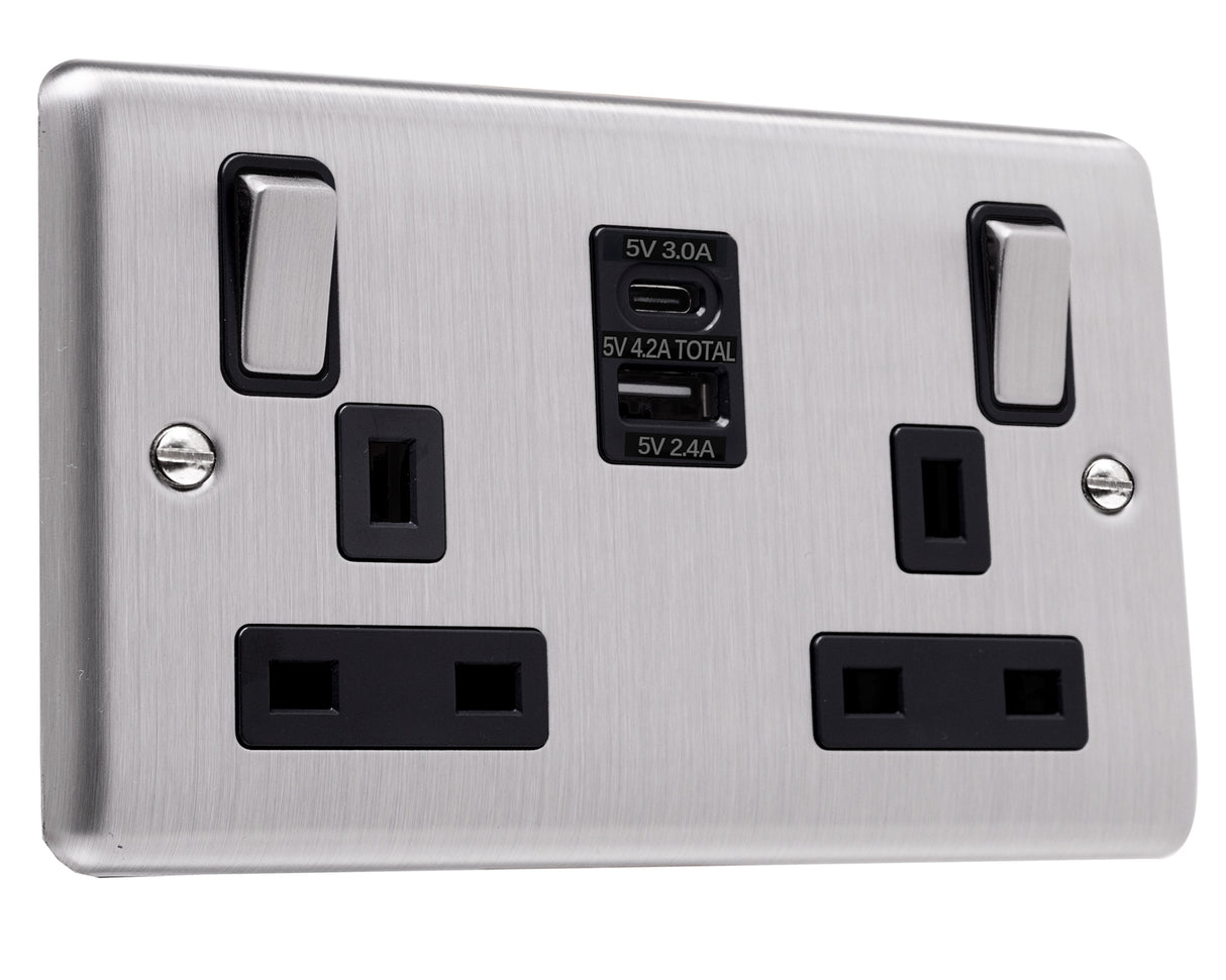 Caradok 2G 13A Switched Socket USB A + C Brushed Chrome Black Insert