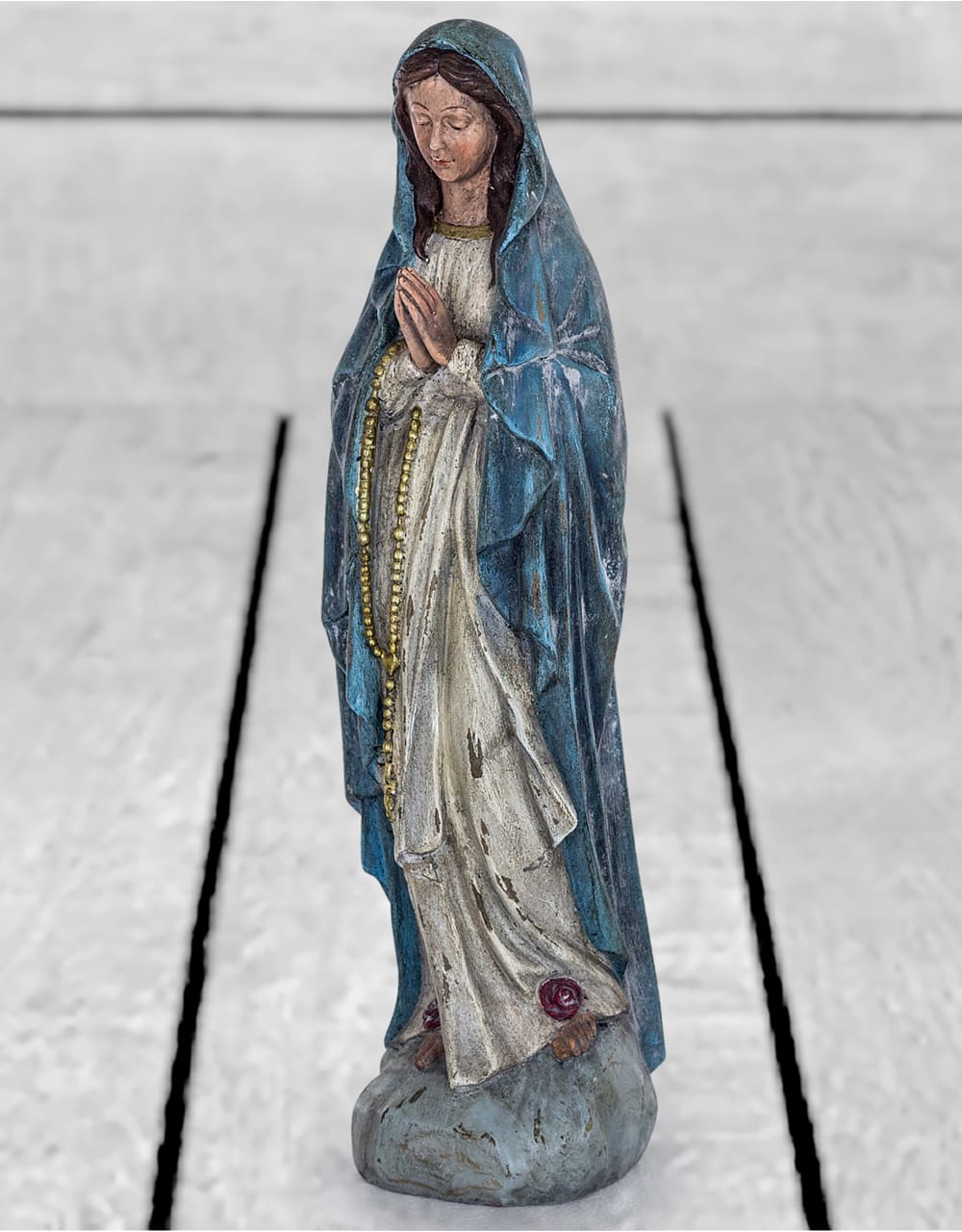 Antiqued Praying Maria Figure - CRT3