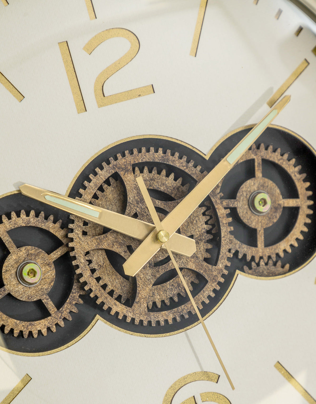 White / Cream Moving Gears Clock - LUM21