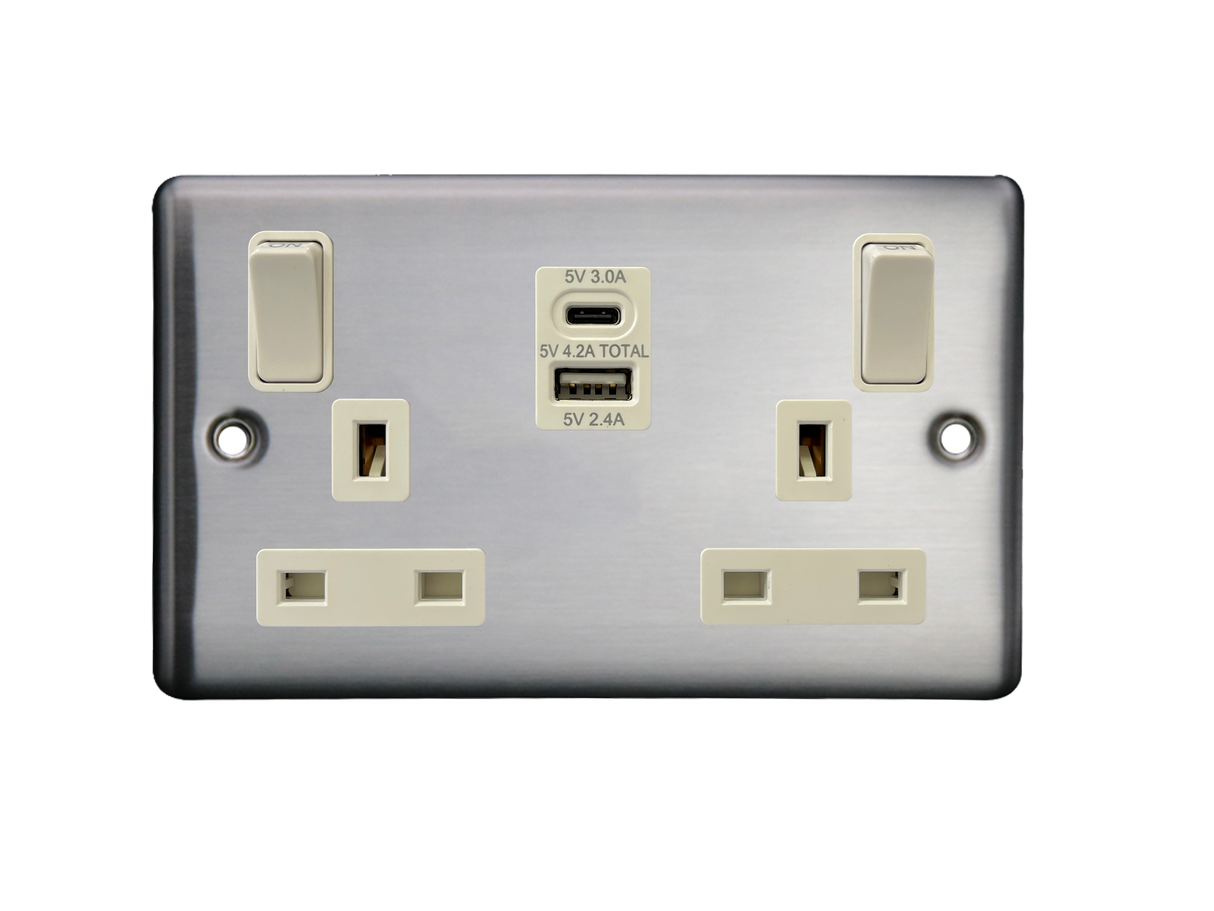 Caradok 2G 13A Switched Socket USB A + C Brushed Chrome White Insert