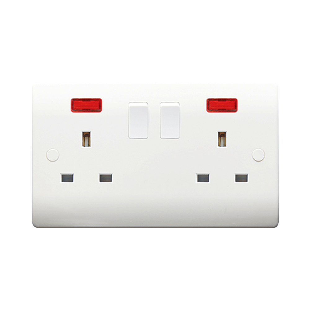 Caradok 2G 13A SP Switched Socket c/w Neon