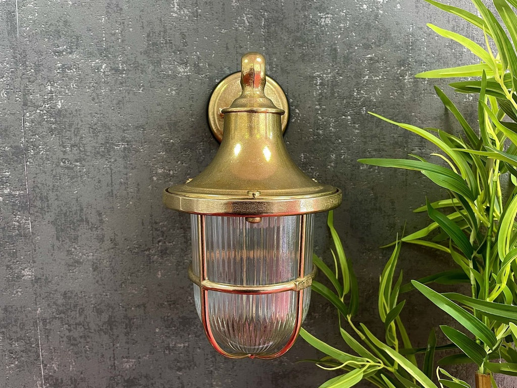 solid brass wall lantern 220mm x 270mm