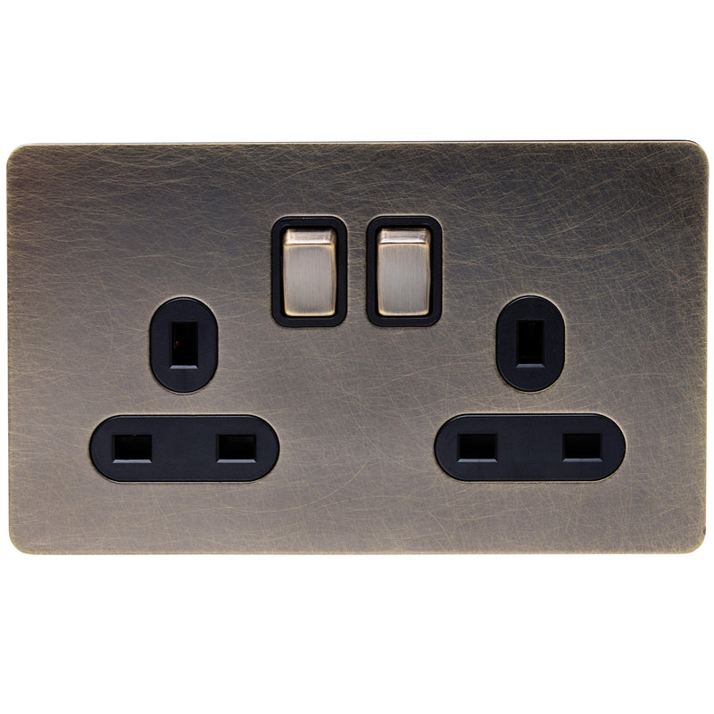 Screwless Antique Brass Socket - 2 Gang - The Georgian - Caradok